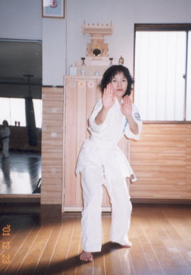 2002.1.13.karate.yumi-3.jpg (15438 oCg)