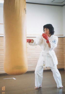 2002.1.13.karate.yumi-8.jpg (12977 oCg)