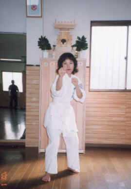 2002.1.13.karate.yumi-9.jpg (36392 oCg)