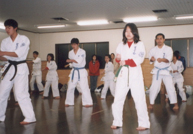 2002.2.3.karate-yumi2.jpg (46689 oCg)