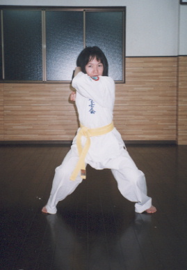 2003.5.6.karate.yumi-11.jpg (34303 oCg)