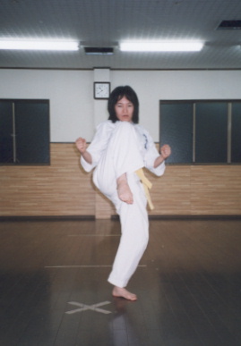 2003.5.6.karate.yumi-12.jpg (29224 oCg)