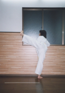 2003.5.6.karate.yumi-5.jpg (30036 oCg)