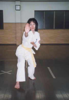 2003.5.6.karate.yumi-8.jpg (29741 oCg)