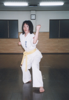2003.5.6.karate.yumi-9.jpg (32269 oCg)