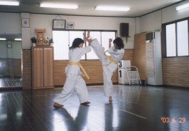 2003.6.29..karate.yumi-3.jpg (42843 oCg)