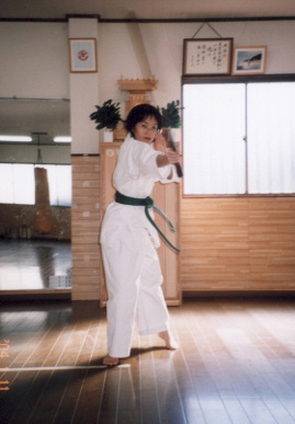 2004.1.11.karate.yumi-4.jpg (38915 oCg)